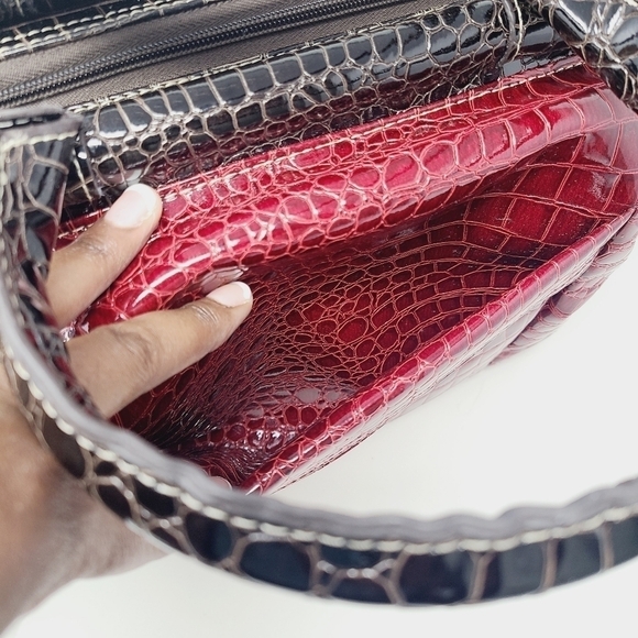 Samantha Brown | Red Faux Leather Crocodile Print Travel Bag (One Size) - Picture 8 of 16